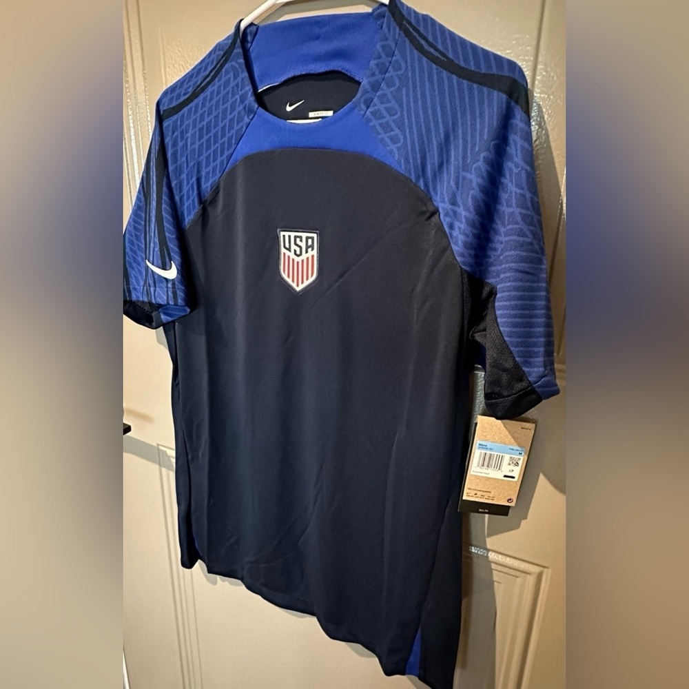 USMNT Nike Dri-Fit Black/Blue Slim Fit Jersey Men’s Size Medium NWT